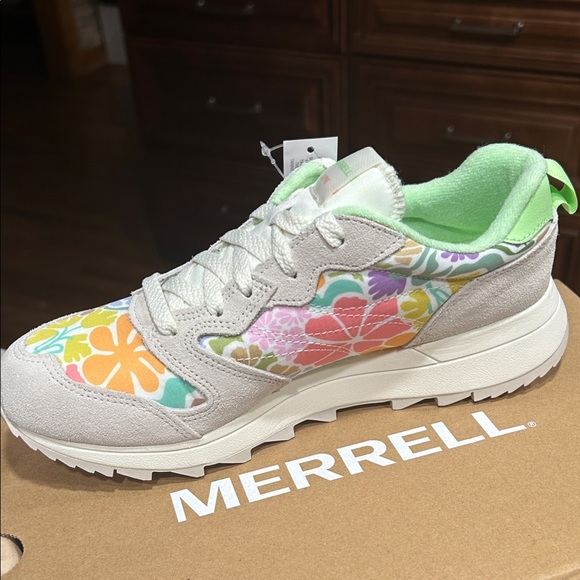 🌸Fun and Fabulous🌸 Merrell Women's Floral Sneakers - Multi Color - Picture 1 of 9